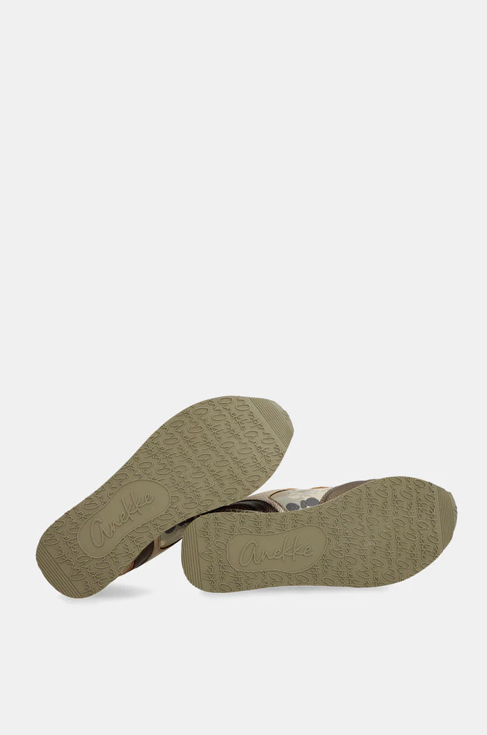 Deportivos Anekke Beig y cobre