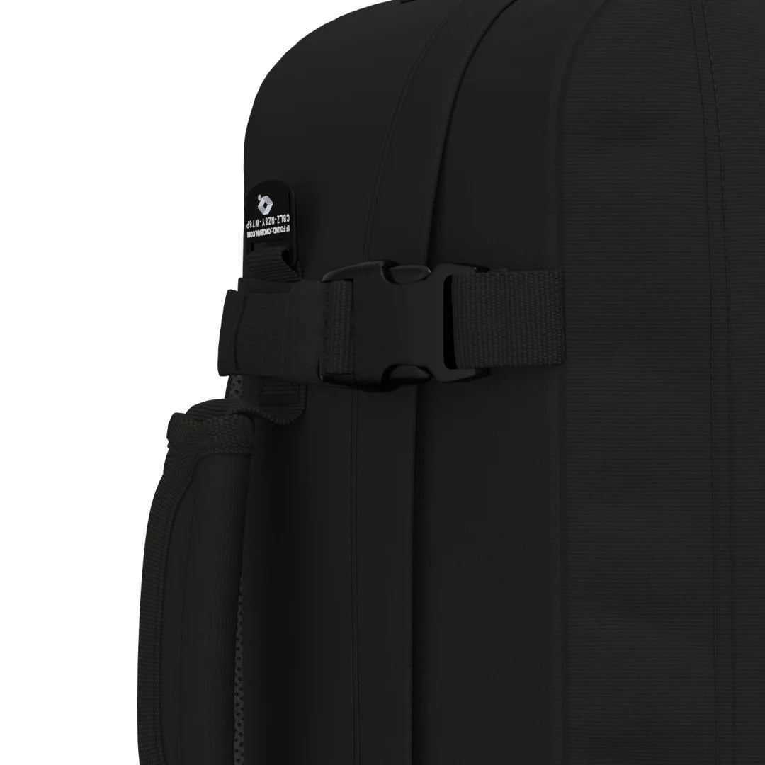 MOCHILA UNDERSEAT CLASSIC 28L ABSOLUTE BLACK Cabin Zero - EL MALETÍ 