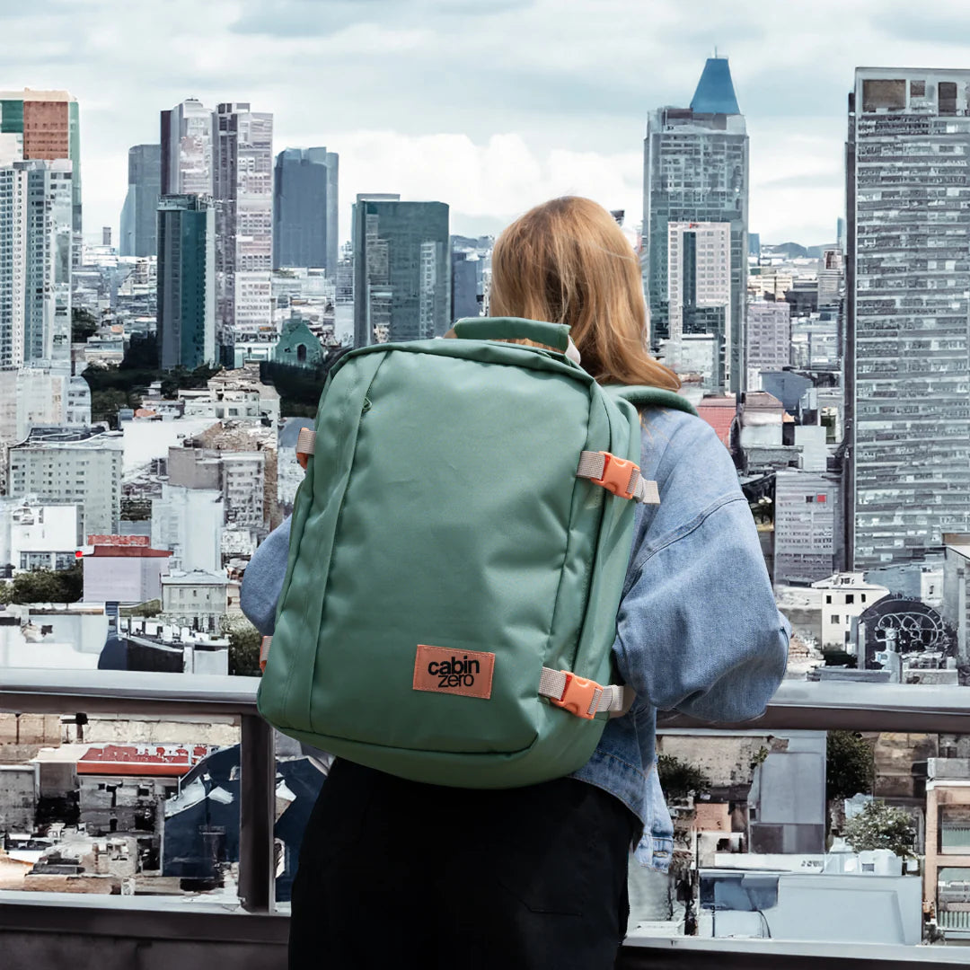 MOCHILA UNDERSEAT CLASSIC 28L SAGE FOREST Cabin Zero - EL MALETÍ 