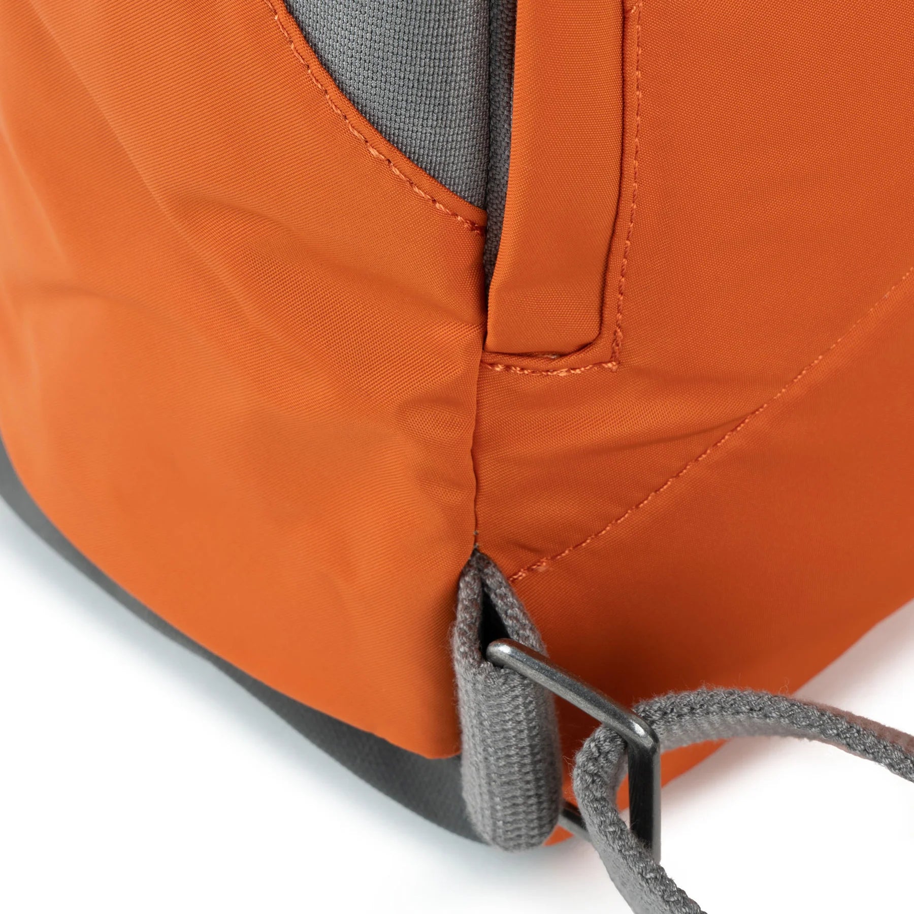 Mochila Roka London Canfield B - Burnt Orange - Mediana