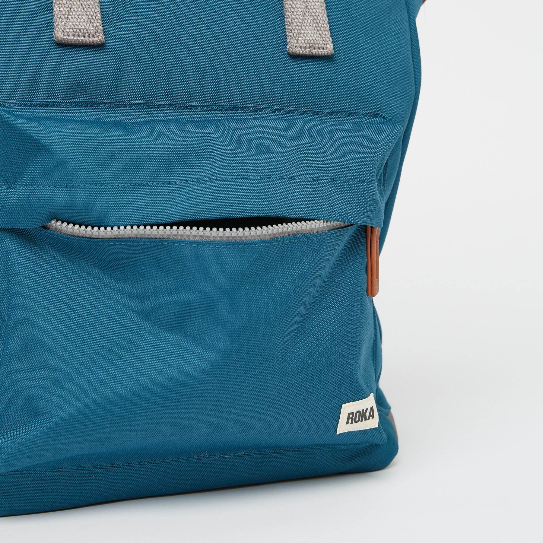 MOCHILA BANTRY B MARINE / MEDIANA Roka London - EL MALETÍ 