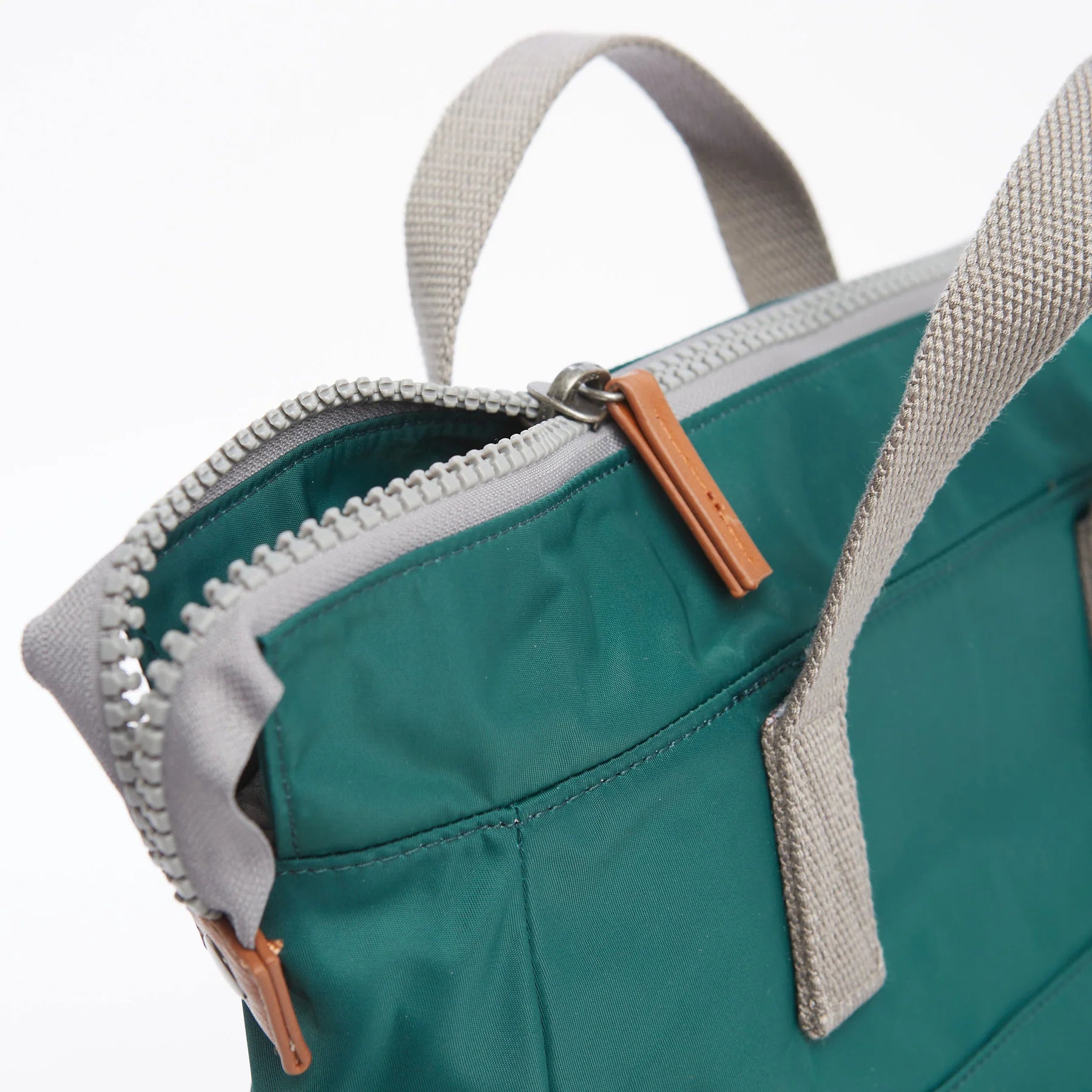 MOCHILA BANTRY B TEAL / MEDIANA Roka London - EL MALETÍ 