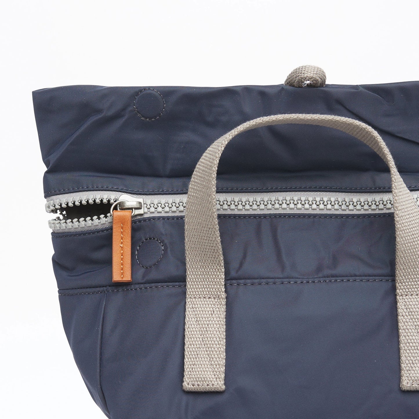 MOCHILA CANFIELD B MIDNIGHT / PEQUEÑA Roka London - EL MALETÍ 