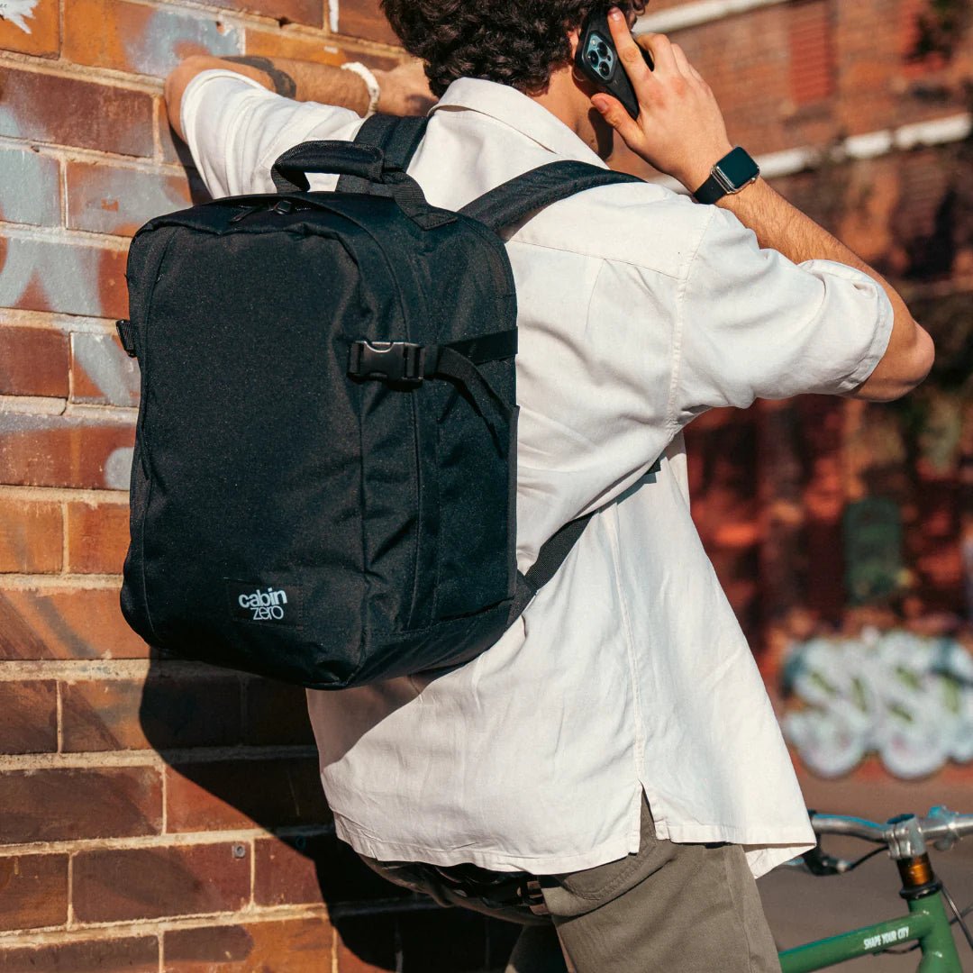 MOCHILA CABIN ZERO CLASSIC TECH - 28L ABSOLUTE BLACK Cabin Zero | El Maletí