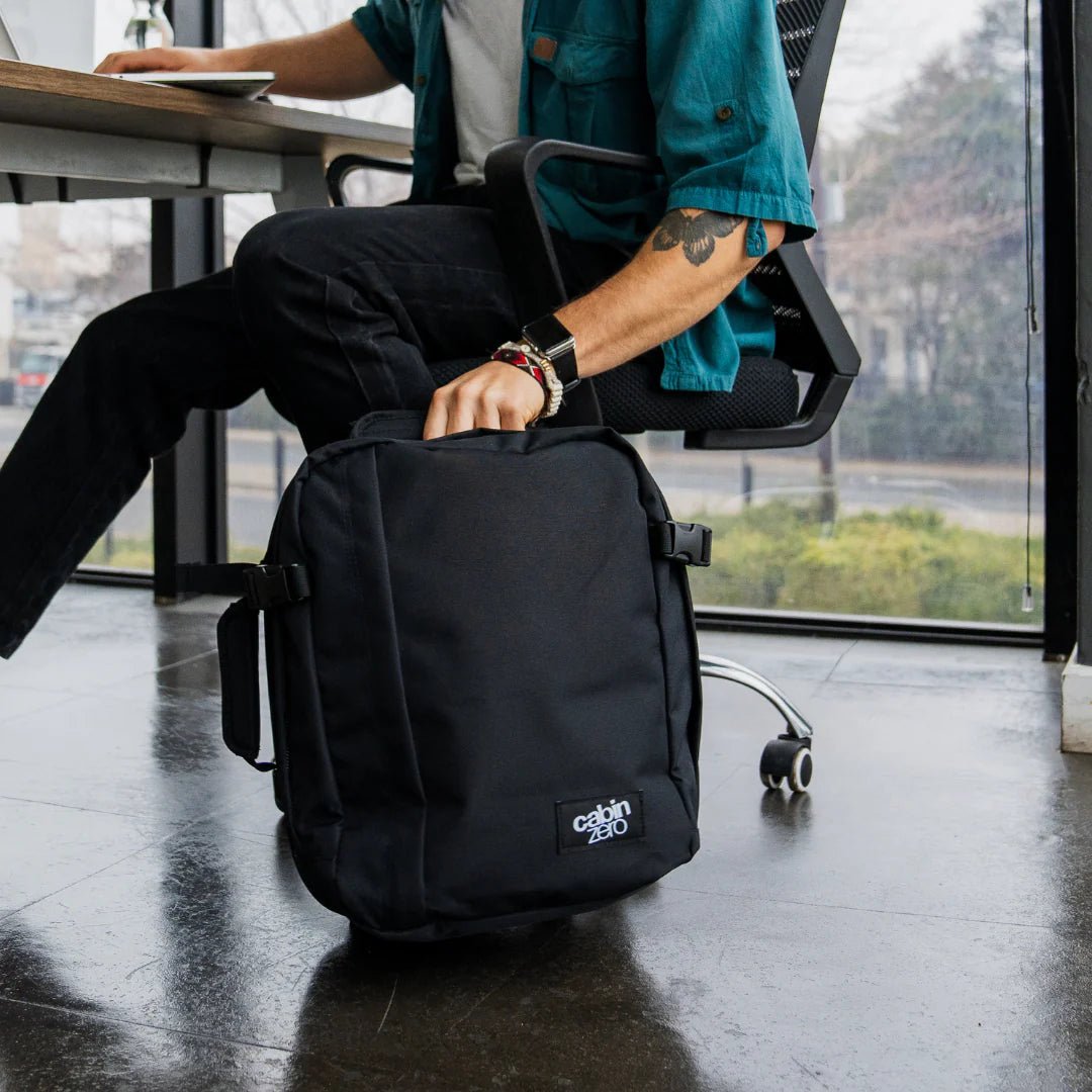 MOCHILA CABIN ZERO CLASSIC TECH - 28L ABSOLUTE BLACK Cabin Zero | El Maletí