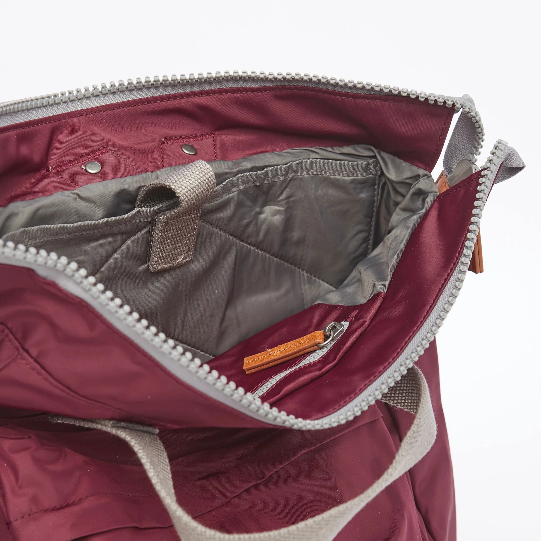 Mochila Roka London Bantry B - Plum - Mediana - 14l Roka London | El Maletí
